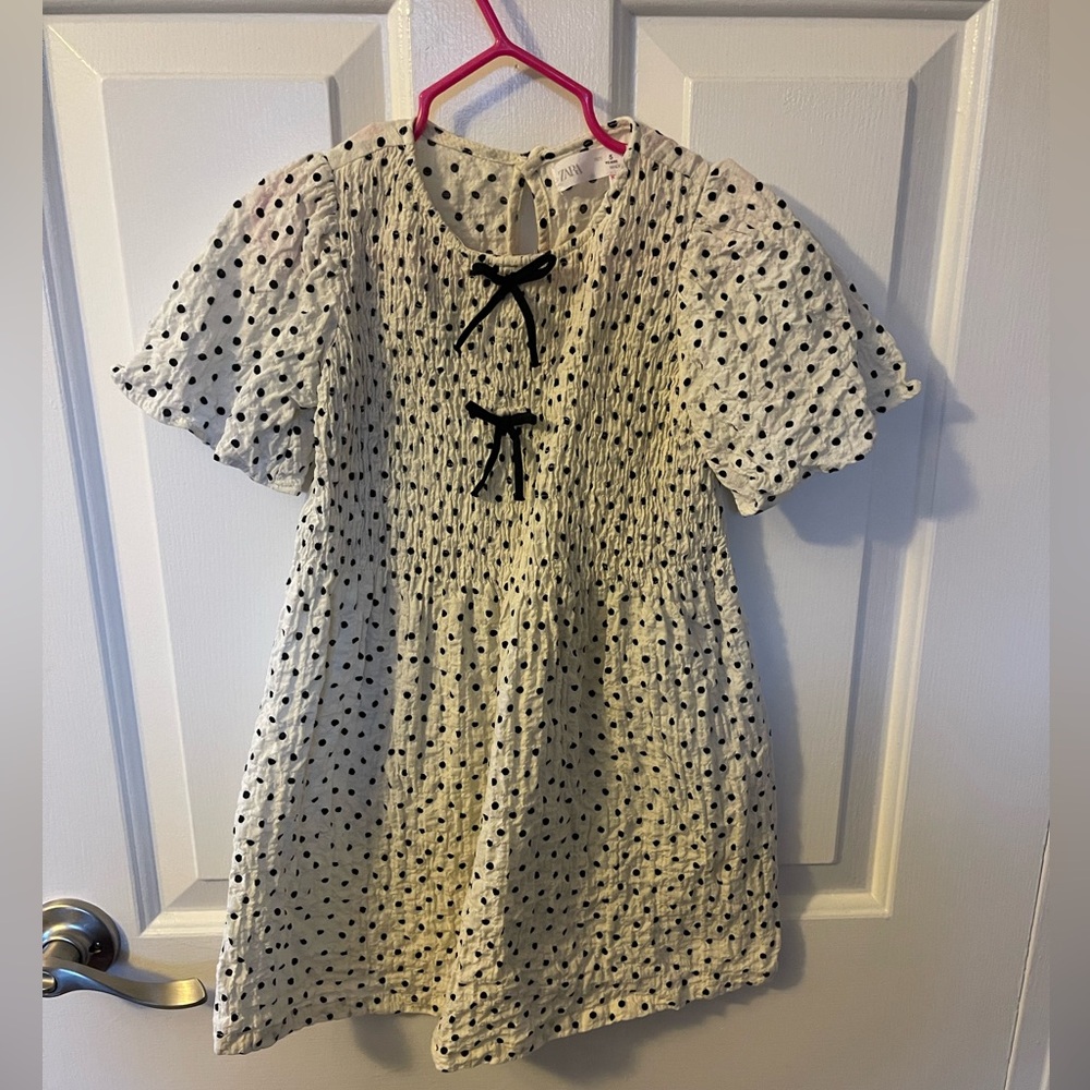 Zara toddler girl white and black polka dot dress with flare sleeve. Size 5